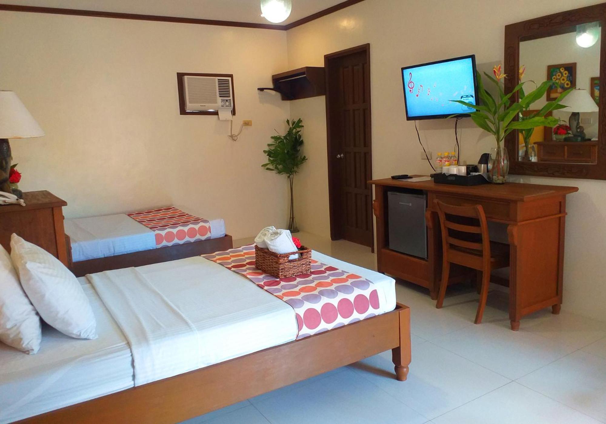 Puerto Del Sol Beach Resort And Hotel Club Bolinao Pangasinan Eksteriør billede