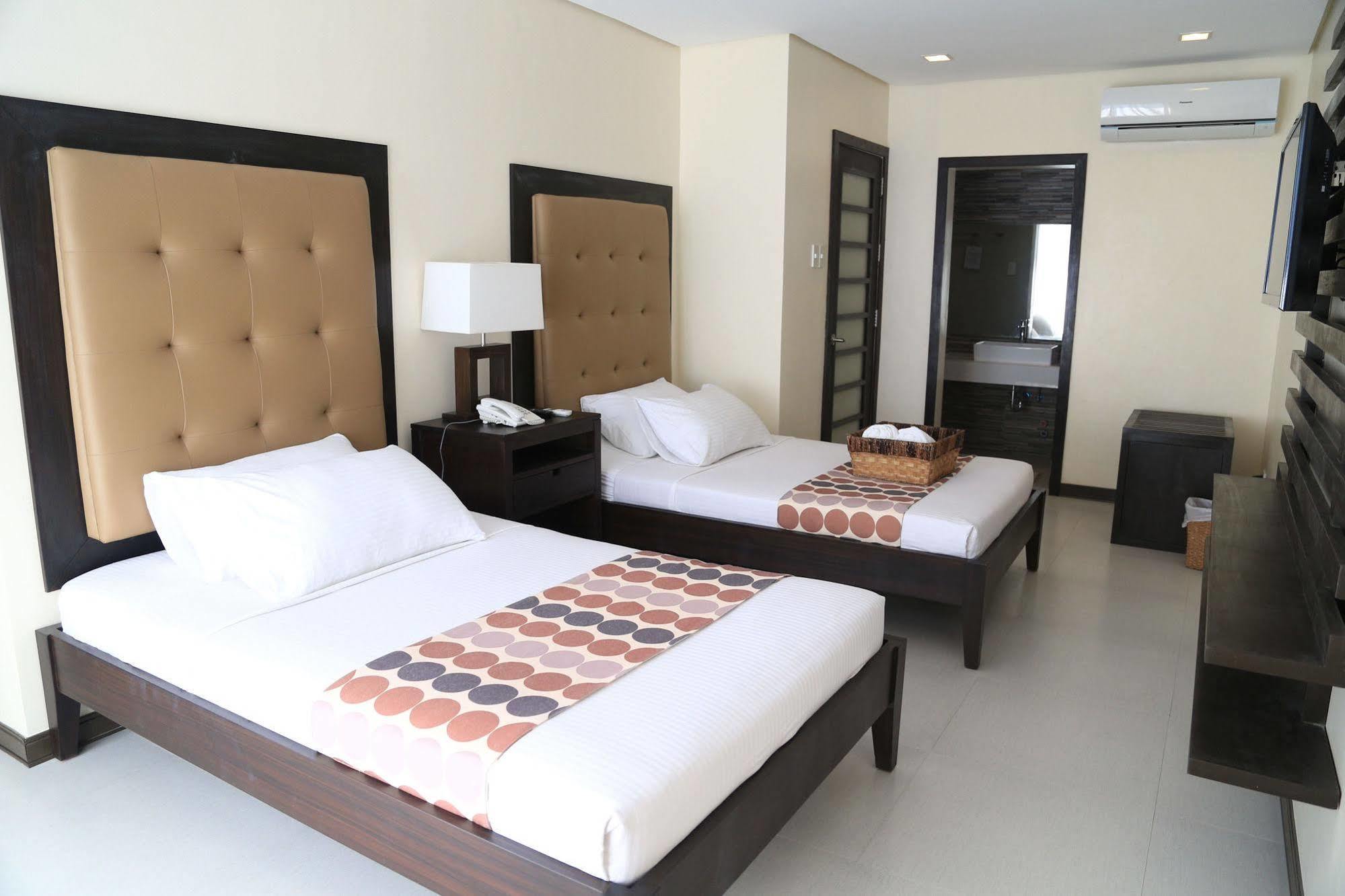 Puerto Del Sol Beach Resort And Hotel Club Bolinao Pangasinan Eksteriør billede